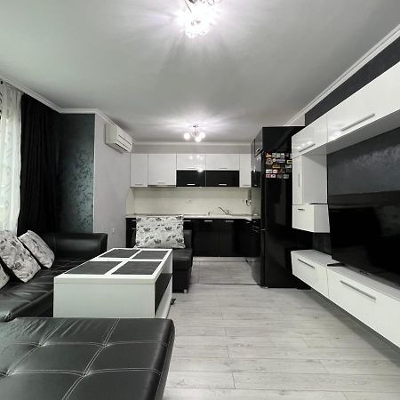 Tea Apartments Поморие Экстерьер фото